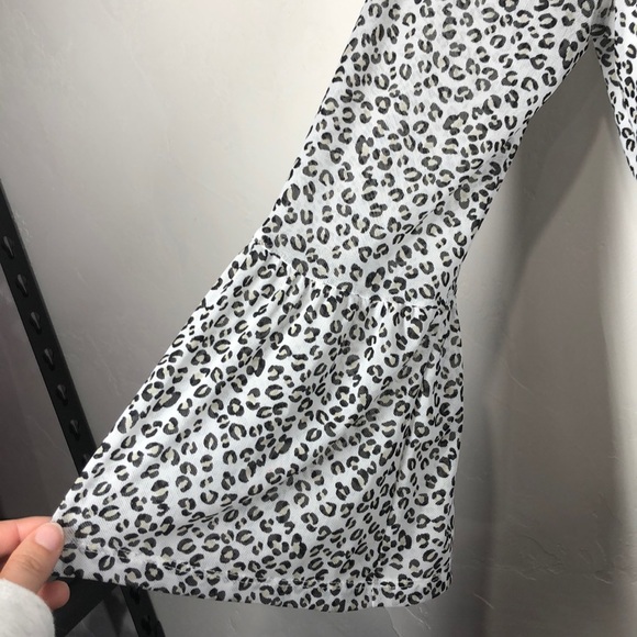 Cable & Gauge leopard print top size medium - Picture 2 of 7